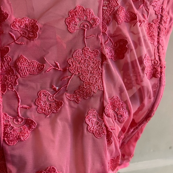 PRETTYLITTLETHING hot pink embroidered mesh corset top - Picture 10 of 14